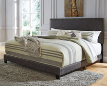 Load image into Gallery viewer, Vintasso Queen Upholstered Bed