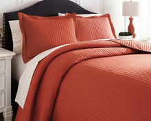 Load image into Gallery viewer, Raleda 3-Piece Queen Coverlet Set