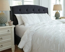 Load image into Gallery viewer, Rimy 3-Piece Queen Comforter Set