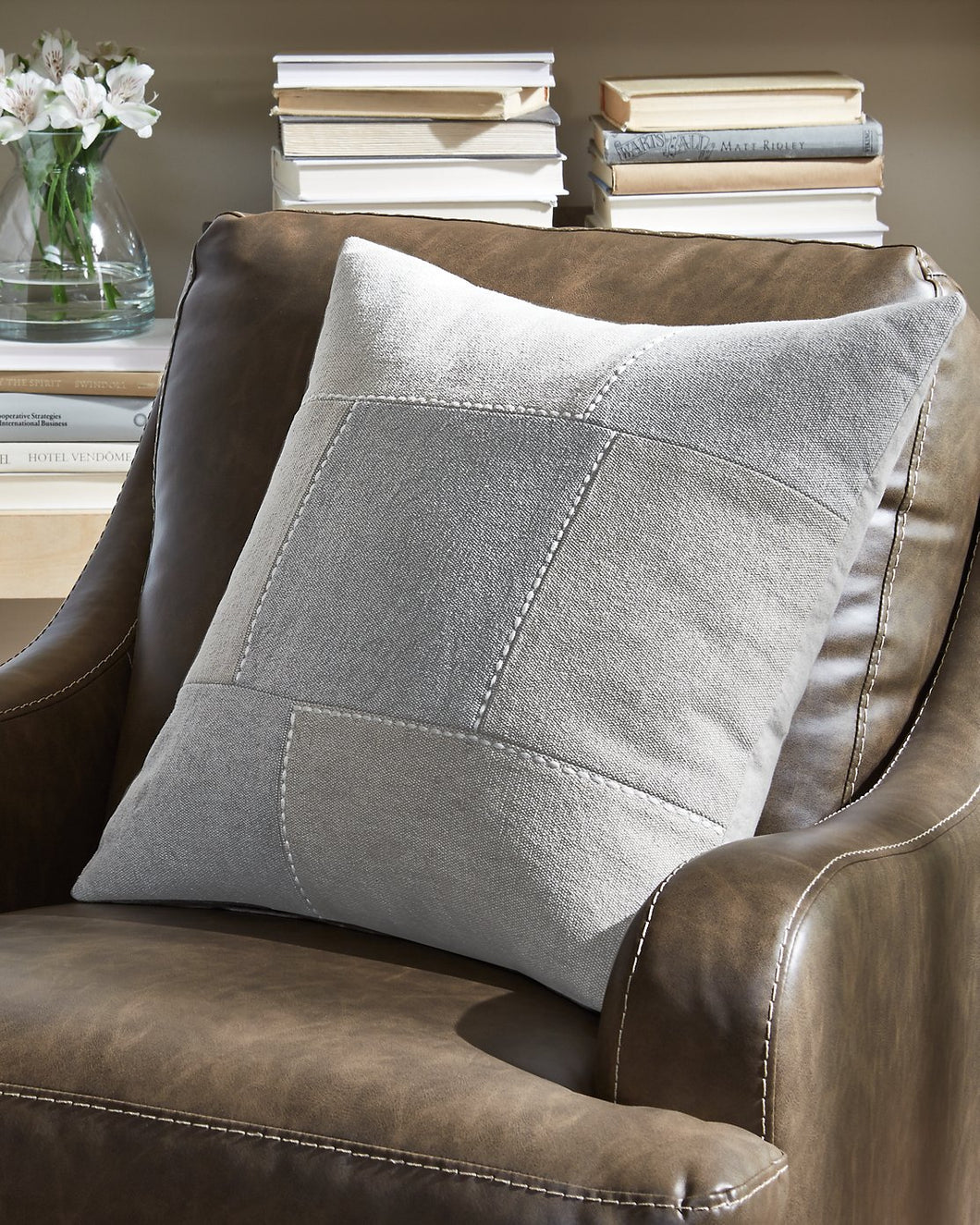 Lareina Pillow (Set of 4) image