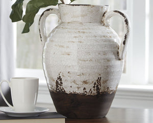 Dion Vase image