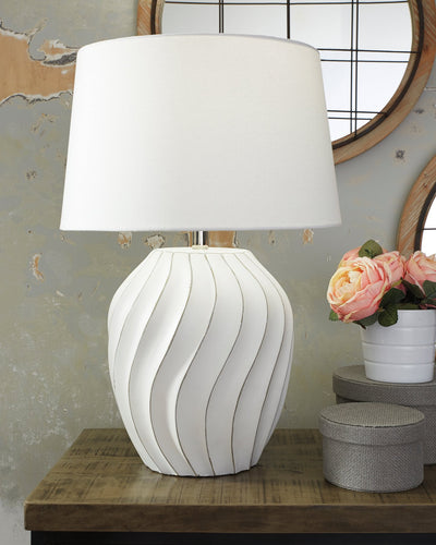 Hidago Table Lamp image