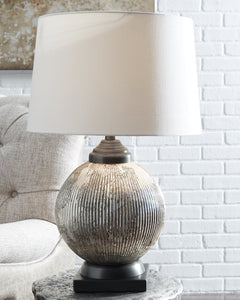 Cailan Table Lamp image