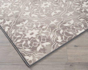 Jerilyn 4'4" X 6'9" Rug image