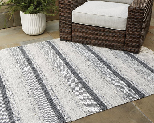Derya 8' x 10' Rug image