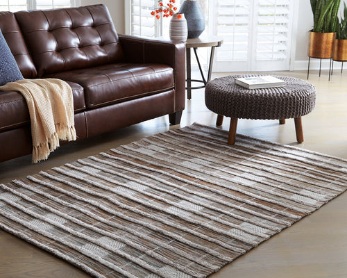 Edrea 8' x 10' Rug image